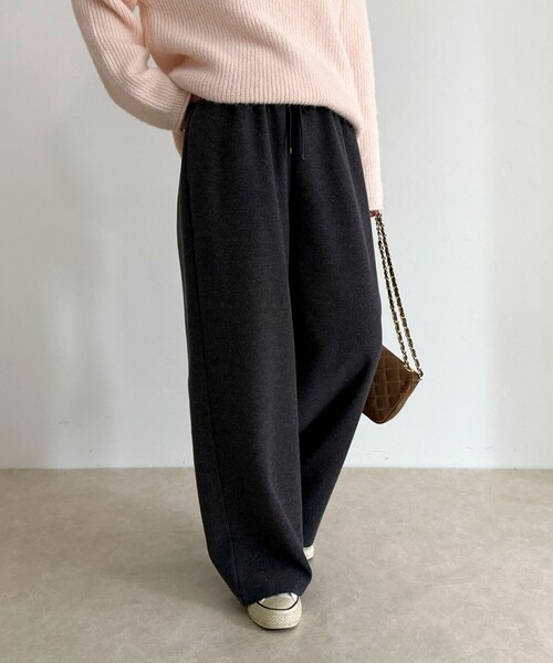 fredy emue（フレディエミュ）の「NEEDLE stretch イージーパンツ（その他パンツ・レディース・ベージュ/ブラック/チャコールグレー・36/38）」の16枚目の写真