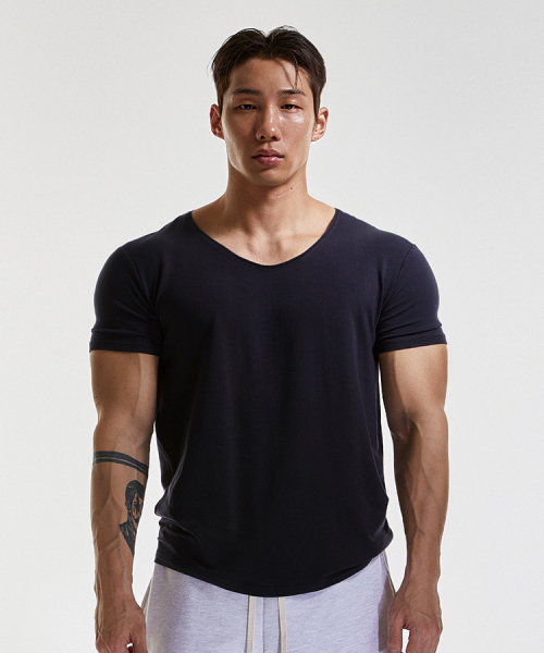RVD(アールブイディー)の「テンセルモーダルワイドUネックマッスルフィット半袖Tシャツ(ネイビー)(Tシャツ/カットソー・メンズ・その他・LARGE/X-LARGE/2XL)」の2枚目の写真