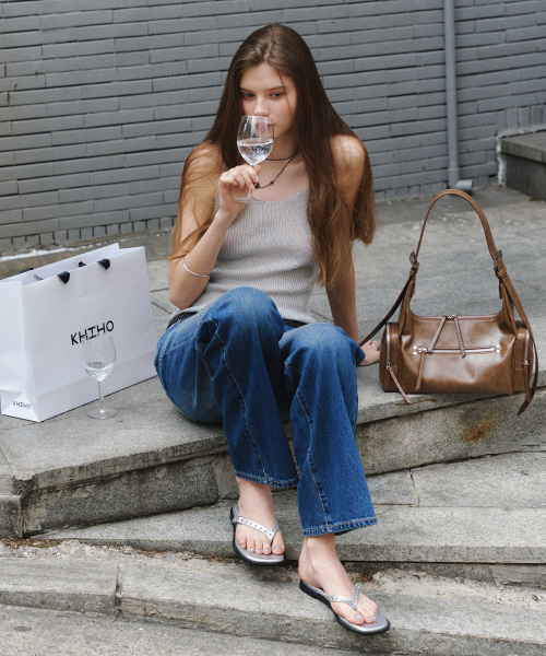 KHIHO（キホ）の「アイレットフリップフロップシルバー（サンダル・レディース・シルバー・23cm/23.5cm/24cm/24.5cm/25cm）」の3枚目の写真