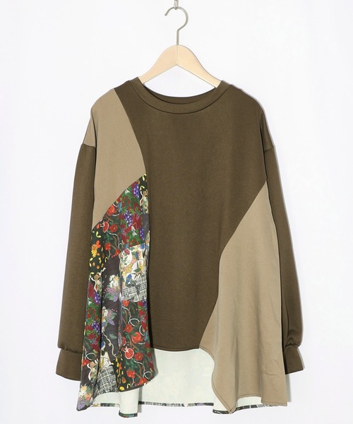 iS ScoLar（イズスカラー）の「553265：花蝶柄×無地リメイク風 異素材切替プルオーバー（Tシャツ/カットソー・レディース・ネイビー/ブラック/カーキ・M）」の3枚目の写真