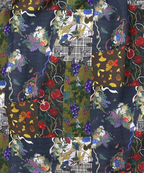iS ScoLar（イズスカラー）の「553265：花蝶柄×無地リメイク風 異素材切替プルオーバー（Tシャツ/カットソー・レディース・ネイビー/ブラック/カーキ・M）」の14枚目の写真