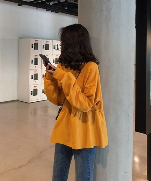 Flugge(フラッジー)の「裾フレアスウェットトップス(スウェット・レディース・ブラック/イエロー・MEDIUM/LARGE)」の4枚目の写真