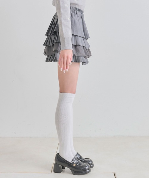 OLIVE des OLIVE（オリーブデオリーブ）の「プリーツティアードミニスカート（スカート・レディース・チャコールグレー/オフホワイト/ブラック・FREE）」の5枚目の写真