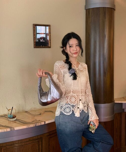 MARHEN.J(マルヘンジェイ)の「ペブル (PEBBLE) ミニバッグ(ショルダーバッグ・レディース・ブラック/シルバー/アイボリー・FREE)」の5枚目の写真