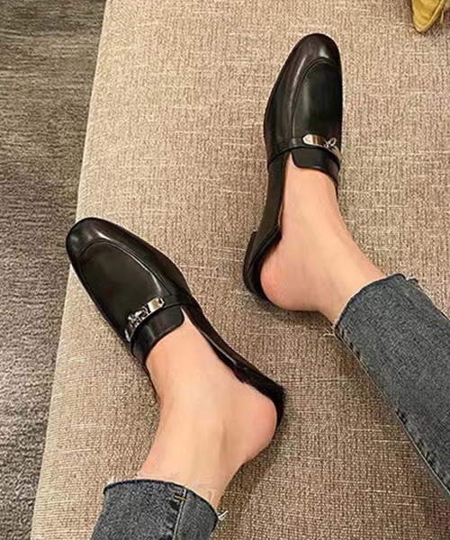 レザー調 シルバー ひねり金具 フラット ローファー（ローファー