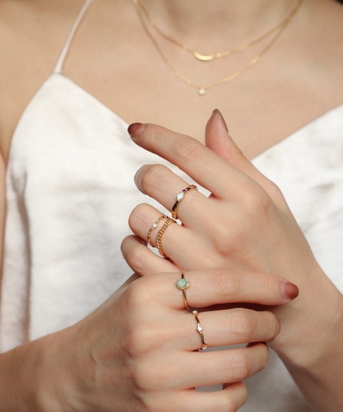 NOIR DE POUPEE（ノワールドプーペ）の「【WEB限定】K18vermeil ダイヤモンド3石 ニュアンスリング（リング・レディース・ゴールド・#11/#13/#15）」の6枚目の写真