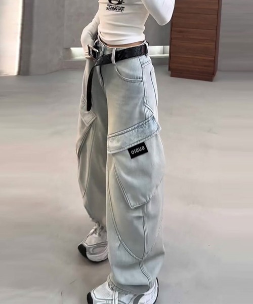 &soiree(アンドソワレ)の「スラントラインワイドデニムカーゴパンツ(デニムパンツ・レディース・ブルー・X-LARGE/LARGE/MEDIUM)」の3枚目の写真