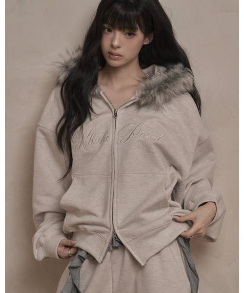 Lettering Fur Hood Zip-up (oatmeal)（パーカー）｜KHAKIPOINT