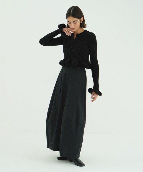 CLANE(クラネ)の「COCOON VOLUME SKIRT(スカート・レディース・ブラック/ベージュ・2/1/0)」の5枚目の写真