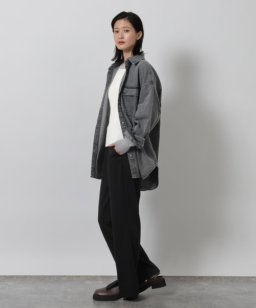 LAKOLE（ラコレ）の「カラーデニムシャツ / 642764（シャツ/ブラウス・レディース・ピンク/ブラック/ライトインディゴブルー/ベージュ・LARGE/MEDIUM）」の6枚目の写真