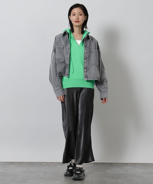 LAKOLE（ラコレ）の「カラーデニムシャツ / 642764（シャツ/ブラウス・レディース・ピンク/ブラック/ライトインディゴブルー/ベージュ・LARGE/MEDIUM）」の11枚目の写真