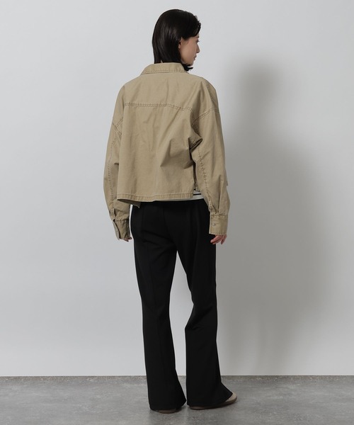 LAKOLE（ラコレ）の「カラーデニムシャツ / 642764（シャツ/ブラウス・レディース・ピンク/ブラック/ライトインディゴブルー/ベージュ・LARGE/MEDIUM）」の15枚目の写真