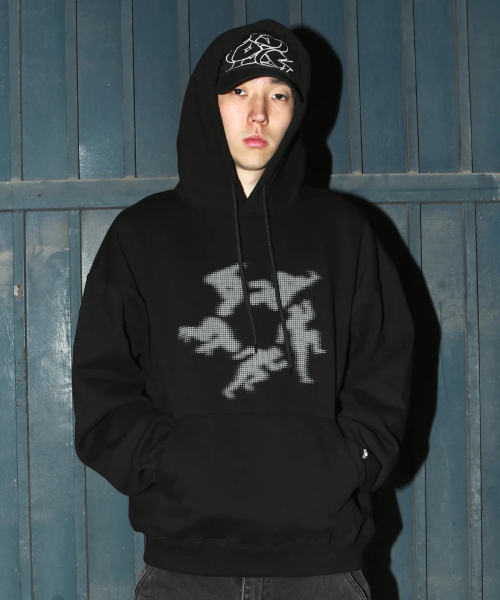 CRIGUN(クリガン)の「DOT RUSH LOGO HOODIE BLACK(パーカー・レディース・ブラック・MEDIUM/LARGE/X-LARGE/XX-LARGE)」の4枚目の写真