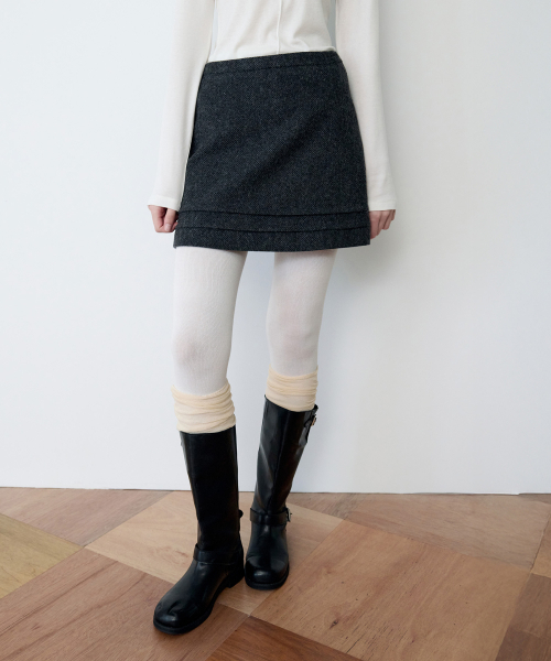 ROLAROLA(ロラロラ)の「WOOL BLENDED PINTUCK MINI SKIRT CHARCOAL(スカート・レディース・その他・S/M)」の1枚目の写真