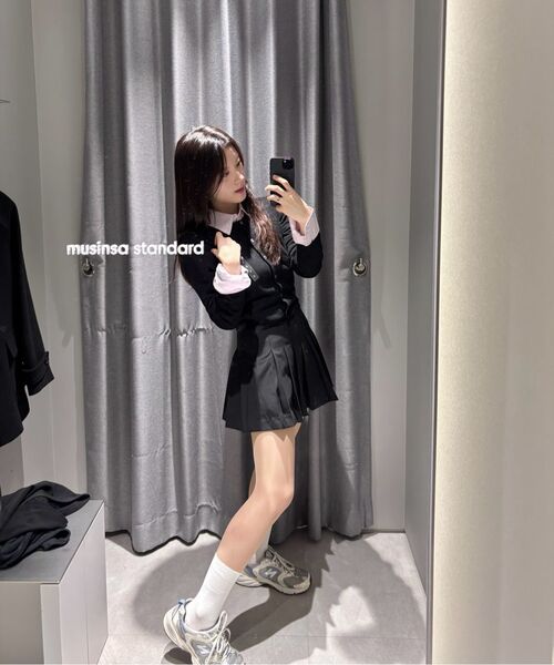 MUSINSA STANDARD WOMAN（ムシンサスタンダードウーマン）の「ウィメンズ ローライズプリーツミニスカート [グレー]（スカート・レディース・その他・LARGE/X-SMALL/SMALL/MEDIUM）」の11枚目の写真