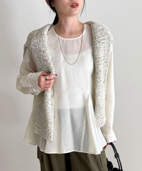 fredy emue(フレディエミュ)の「ペプラムシアーボリュームブラウス(シャツ/ブラウス・レディース・ライトグリーン/ブラック/オフホワイト・38)」の9枚目の写真