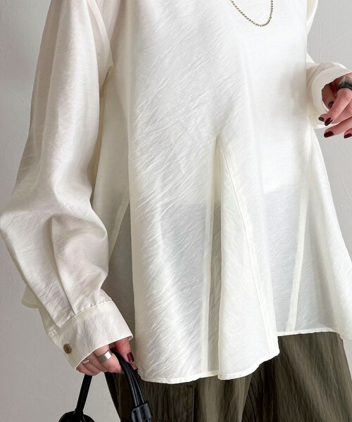 fredy emue(フレディエミュ)の「ペプラムシアーボリュームブラウス(シャツ/ブラウス・レディース・ライトグリーン/ブラック/オフホワイト・38)」の10枚目の写真