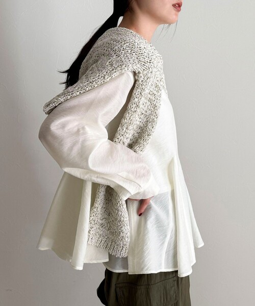 fredy emue(フレディエミュ)の「ペプラムシアーボリュームブラウス(シャツ/ブラウス・レディース・ライトグリーン/ブラック/オフホワイト・38)」の13枚目の写真