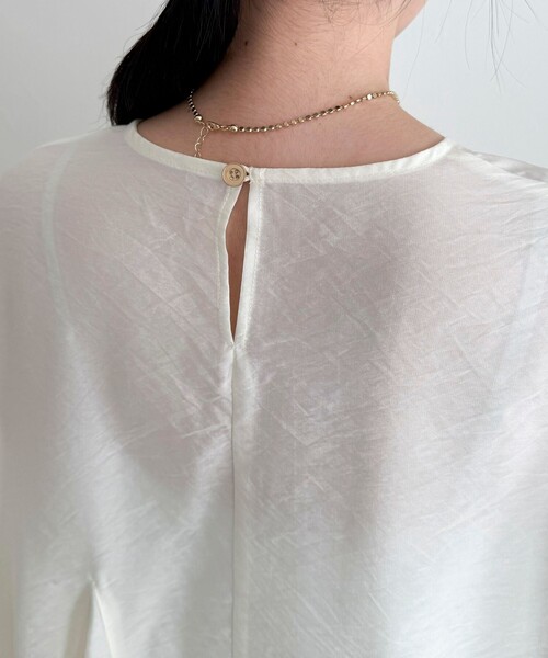 fredy emue(フレディエミュ)の「ペプラムシアーボリュームブラウス(シャツ/ブラウス・レディース・ライトグリーン/ブラック/オフホワイト・38)」の21枚目の写真