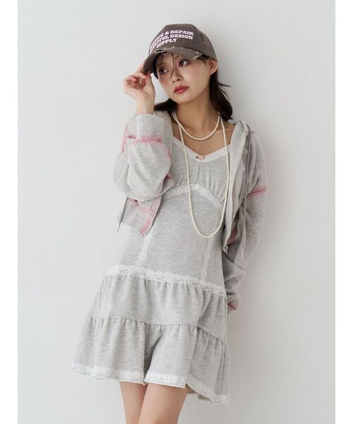 jouetie（ジュエティ）の「スタッズコンパクトジップスウェットフーディ/パーカー【セットアップ対応】（パーカー・レディース・グレー/ブラック・MEDIUM）」の14枚目の写真