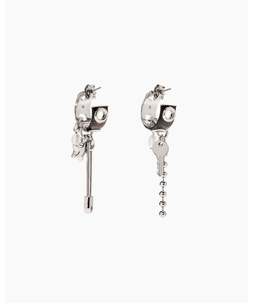 MARC JACOBS（マークジェイコブス）の「PUNK BEAUTY CHARM EARRINGS/ザ パンク ビューティ チャーム ピアス（ピアス（両耳用）・レディース・シルバー系その他・ONE SIZE）」の4枚目の写真