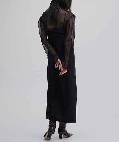 Ameri（アメリ）の「SHEER LAYERED SATIN DRESS（ドレス・レディース・ブラック・MEDIUM/SMALL）」の5枚目の写真