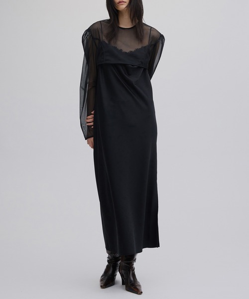 Ameri（アメリ）の「SHEER LAYERED SATIN DRESS（ドレス・レディース・ブラック・MEDIUM/SMALL）」の3枚目の写真