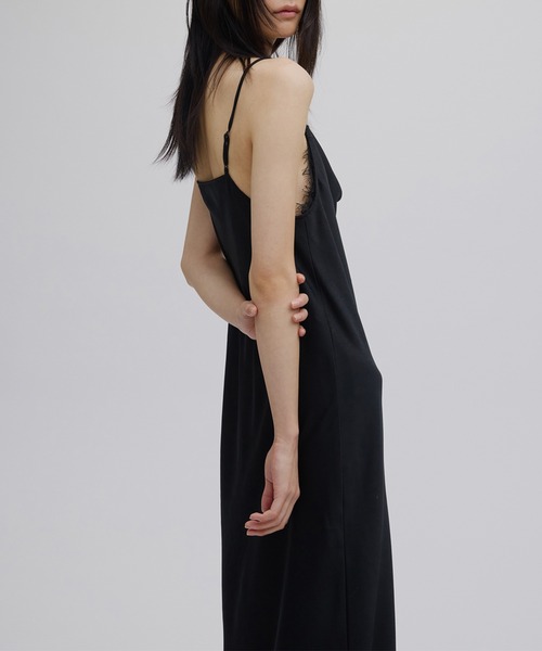 Ameri（アメリ）の「SHEER LAYERED SATIN DRESS（ドレス・レディース・ブラック・MEDIUM/SMALL）」の10枚目の写真