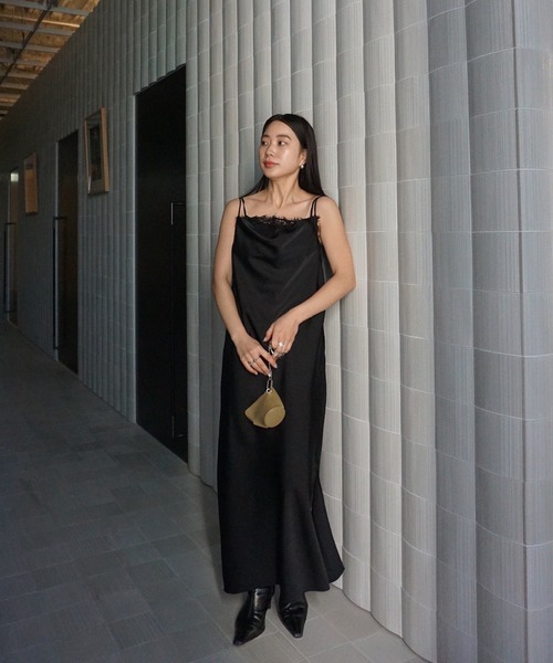 Ameri（アメリ）の「SHEER LAYERED SATIN DRESS（ドレス・レディース・ブラック・MEDIUM/SMALL）」の16枚目の写真