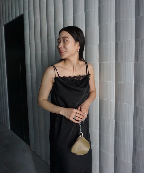 Ameri（アメリ）の「SHEER LAYERED SATIN DRESS（ドレス・レディース・ブラック・MEDIUM/SMALL）」の15枚目の写真