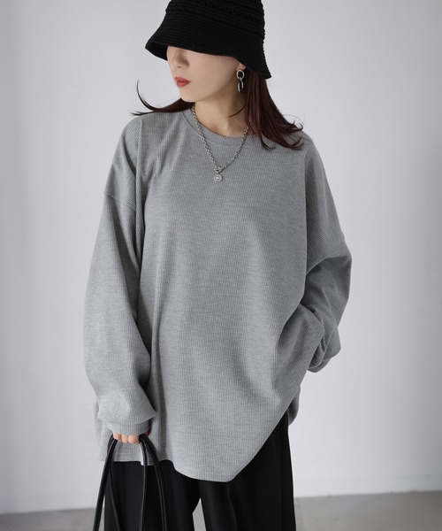 Riberry(リベリー)の「オーバーサイズワッフルプルオーバートップス(Tシャツ/カットソー・レディース・オフホワイト/杢グレー/チャコールグレー・FREE)」の1枚目の写真