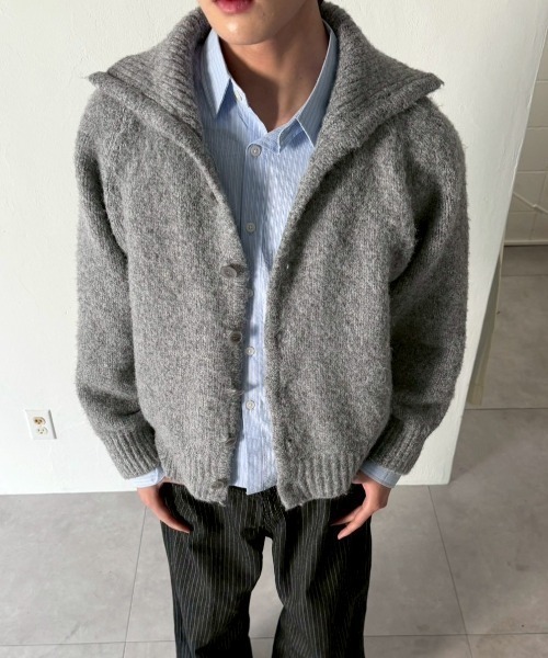Chikashitsu +(チカシツプラス)の「【Chikashitsu +】high neck wool knit cardigan / 【チカシツプラス】ハイネックウールニットカーディガン(カーディガン/ボレロ・メンズ・ブラック/ブラウン/グレー・ONE SIZE)」の3枚目の写真