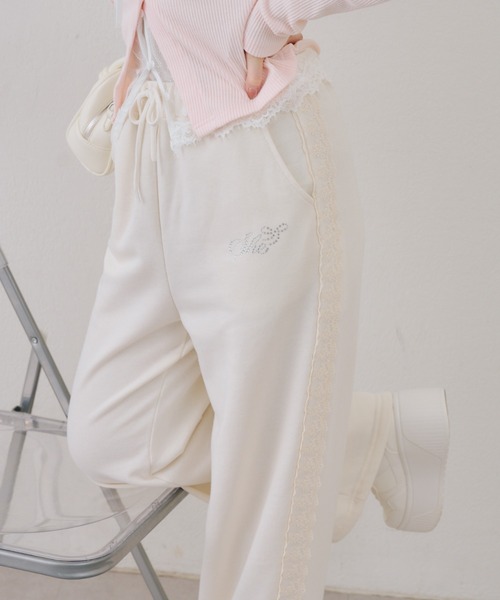 Another Branch olive des olive（アナザーブランチオリーブデオリーブ）の「【セットアップ対応】レース付スウェットパンツ（スウェットパンツ・レディース・ピンク/アイボリー/トップグレー・FREE）」の2枚目の写真