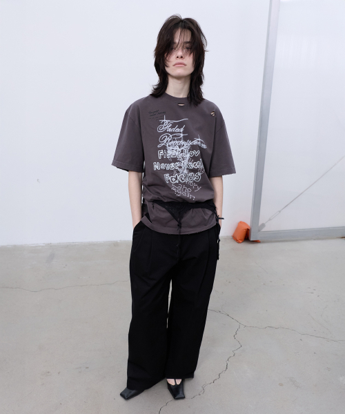 LCDC TM(エルシーディーシーティーエム)の「DISTRESSED OVERSIZED T-SHIRT (GREY)(Tシャツ/カットソー・レディース・その他・OS)」の4枚目の写真