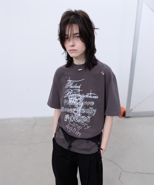 LCDC TM(エルシーディーシーティーエム)の「DISTRESSED OVERSIZED T-SHIRT (GREY)(Tシャツ/カットソー・レディース・その他・OS)」の6枚目の写真