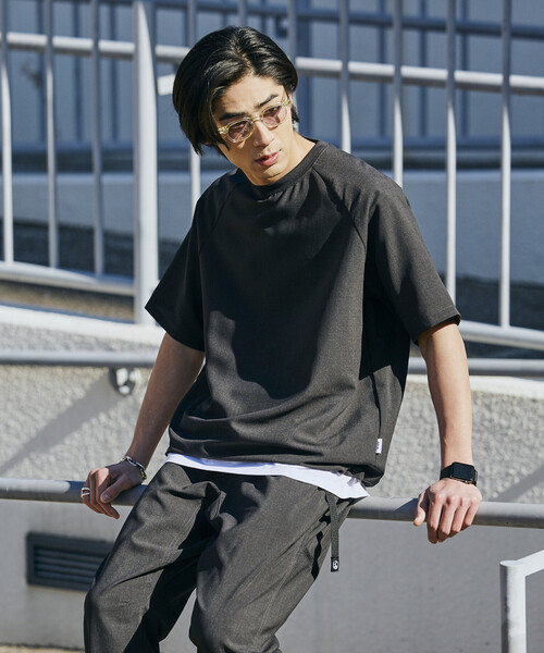 FREAK'S STORE（フリークスストア）の「<UVカット・接触冷感・吸水速乾> AiRide/エアライド リラックスフィット ラグランショートスリーブ  プルオーバー/ヘムコード 限定展開（Tシャツ/カットソー・メンズ・チャコールグレー/ブラック/ネイビー/ブラウン・SMALL/LARGE/MEDIUM）」の20枚目の写真