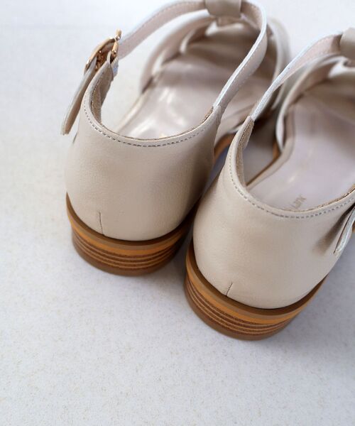 le.coeur blanc（ルクールブラン）の「le.coeur blancグルカサンダル（サンダル・レディース・ブラック/グレイッシュベージュ・38/37）」の11枚目の写真