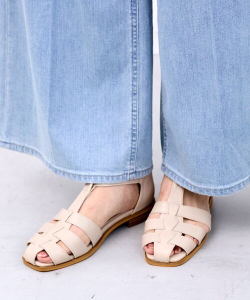 le.coeur blanc（ルクールブラン）の「le.coeur blancグルカサンダル（サンダル・レディース・ブラック/グレイッシュベージュ・38/37）」の12枚目の写真