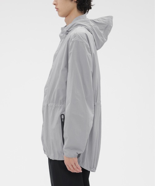 MARGARET HOWELL（マーガレットハウエル）の「RECYCLED NYLON LIGHTWEIGHT POP（ナイロンジャケット・メンズ・グレー/ブラック・LARGE/MEDIUM/X-LARGE）」の7枚目の写真