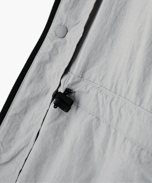 MARGARET HOWELL（マーガレットハウエル）の「RECYCLED NYLON LIGHTWEIGHT POP（ナイロンジャケット・メンズ・グレー/ブラック・LARGE/MEDIUM/X-LARGE）」の17枚目の写真