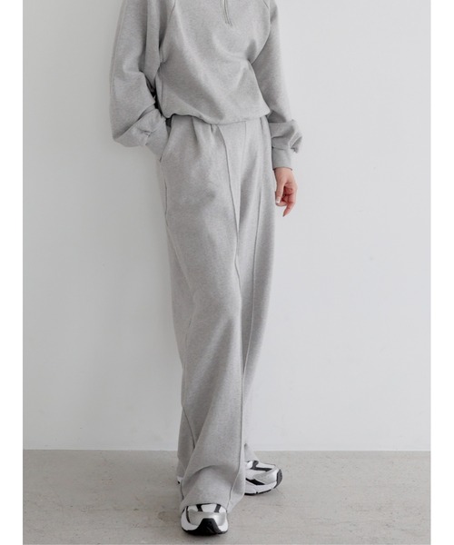NOWNS(ナウンス)の「Louis | Sweat line pants(スウェットパンツ・レディース・グレー/ネイビー・FREE/1/2)」の2枚目の写真