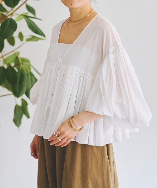BEARDSLEY(ビアズリー)の「たっぷりギャザーVネックブラウス(シャツ/ブラウス・レディース・ダークグレー/ブラウン/ホワイト・FREE)」の5枚目の写真