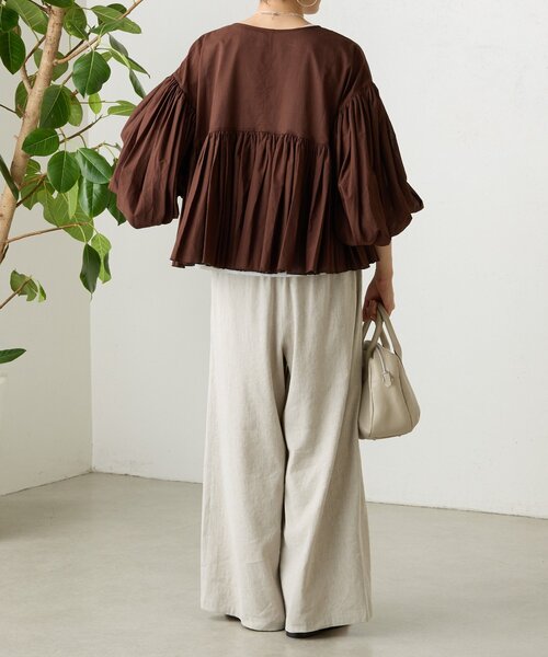 BEARDSLEY(ビアズリー)の「たっぷりギャザーVネックブラウス(シャツ/ブラウス・レディース・ダークグレー/ブラウン/ホワイト・FREE)」の13枚目の写真