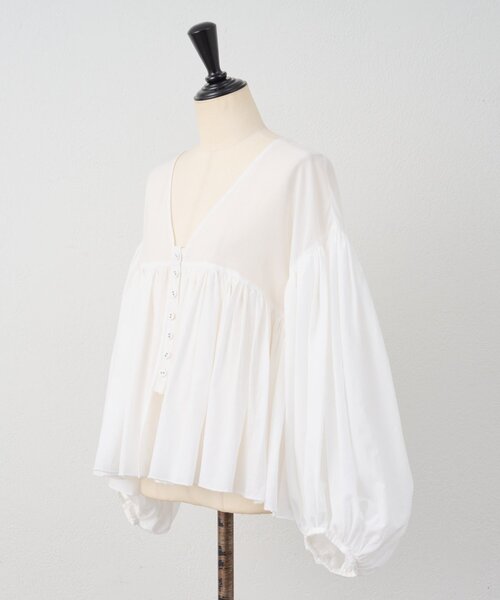 BEARDSLEY(ビアズリー)の「たっぷりギャザーVネックブラウス(シャツ/ブラウス・レディース・ダークグレー/ブラウン/ホワイト・FREE)」の16枚目の写真