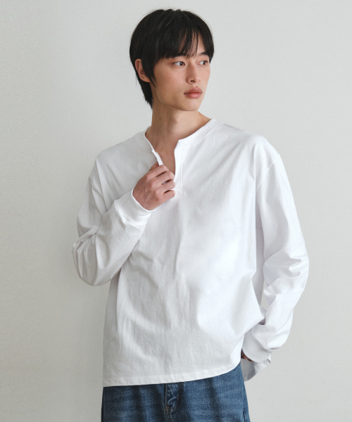 WEDNESDAY OASIS(ウェンズデーオアシス)の「アプリケトリムロングスリーブTシャツ_ホワイト(W26TP04)(Tシャツ/カットソー・メンズ・ホワイト・MEDIUM/LARGE)」の2枚目の写真