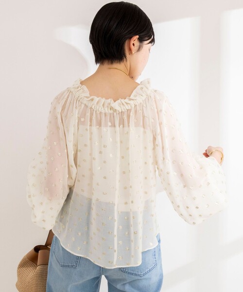 NOLLEY’S Sophi（ノーリーズソフィ）の「《セットアップ対応》ラメカットジャガードオフショルブラウス（シャツ/ブラウス・レディース・ブラック系その他/ホワイト系その他2・38）」の10枚目の写真
