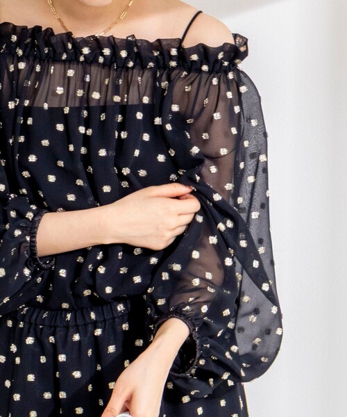 NOLLEY’S Sophi（ノーリーズソフィ）の「《セットアップ対応》ラメカットジャガードオフショルブラウス（シャツ/ブラウス・レディース・ブラック系その他/ホワイト系その他2・38）」の22枚目の写真