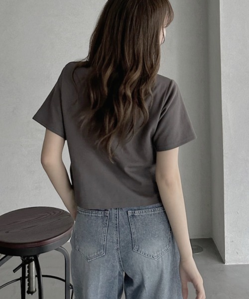 TREOVER(トレオーバー)の「デイリーに使いやすいショート丈Tシャツ(Tシャツ/カットソー・レディース・オフホワイト/オートミール/ブラック/チャコールグレー・FREE)」の14枚目の写真