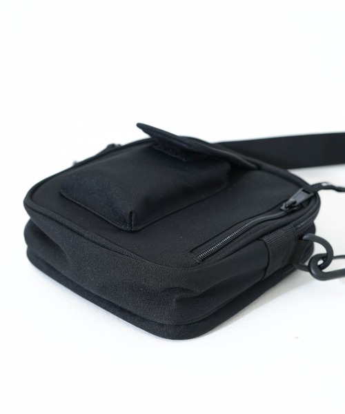 Carhartt WIP（カーハートダブリューアイピー）の「【Carhartt WIP / カーハートダブリューアイピー】ESSENTIALS BAG SMALL（ショルダーバッグ・メンズ・その他1/その他4/その他2/その他3・FREE）」の16枚目の写真