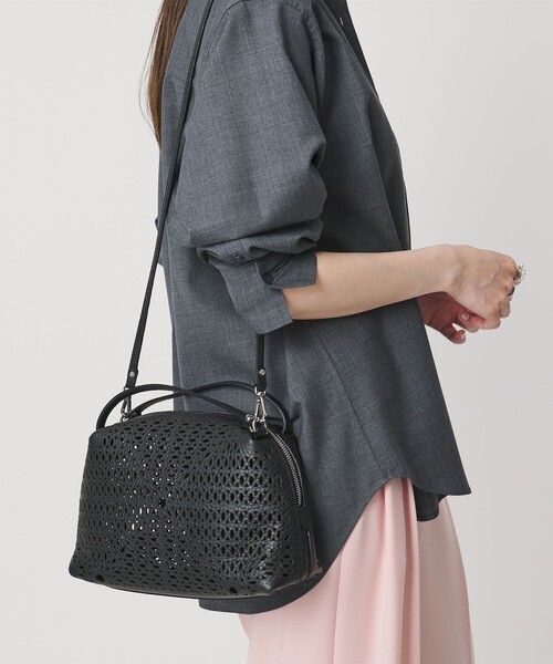 GIANNI CHIARINI(ジャンニ キアリーニ)の「<GIANNI CHIARINI>ALIFA CUT M バッグ(ショルダーバッグ・レディース・オフホワイト/ブラック・FREE)」の19枚目の写真